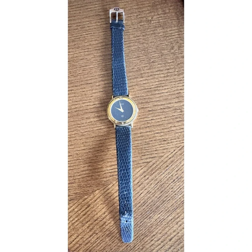 Gucci 3000 L Gold Plated Ladies Watch Black Dial Roman Bezel
